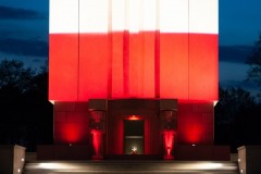 Oświetlenie Mauzoleum w barwach Flagi Polski 