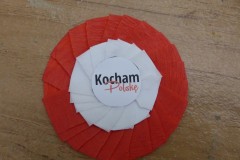 Wstążka z napisem "Kocham Polskę".