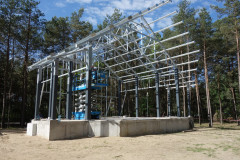 Budowa sceny plenerowej w Zagrodzie Kurpiowskiej w Kadzidle