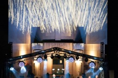 Oświetlone Mauzoleum i scena 