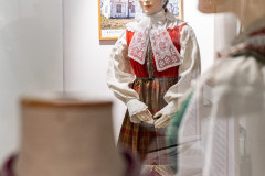 Manekin w stroju Łowickim