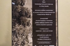 Metryczka wystawy na sztaludze