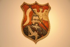 portret na herbie Józefa Piłsudskiego 