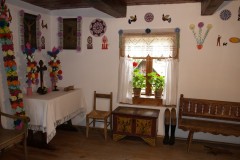 Kurpiowska chatka-wnętrze.