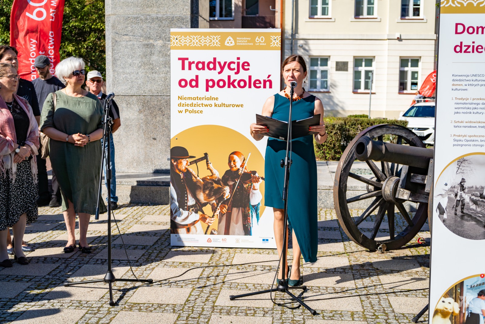 Wystawa „Tradycje od pokoleń. Niematerialne dziedzictwo kulturowe w Polsce” została zaprezentowana w Ostrołęce